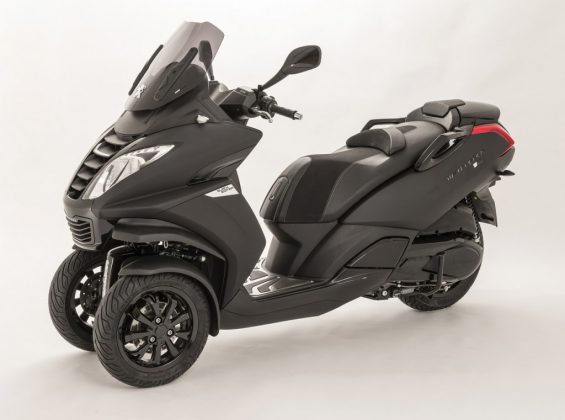 s&eacute;rie limit&eacute;e Metropolis Black Edition de PEUGEOT Scooters