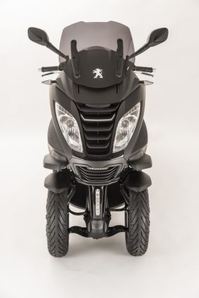 s&eacute;rie limit&eacute;e Metropolis Black Edition de PEUGEOT Scooters