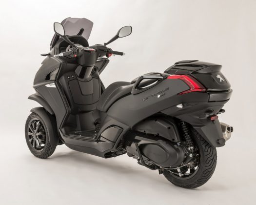 s&eacute;rie limit&eacute;e Metropolis Black Edition de PEUGEOT Scooters