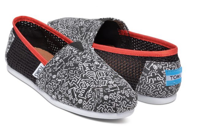 TOMS s'associe &agrave; la Fondation Keith Haring pour c&eacute;l&eacute;brer l'art ,