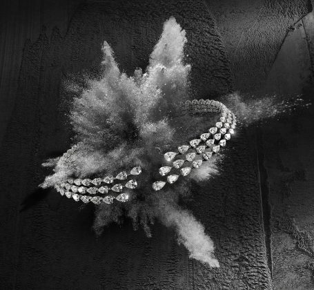 Messika Joaillerie - Collier Diamant wave &copy;Alexandre Roberdet