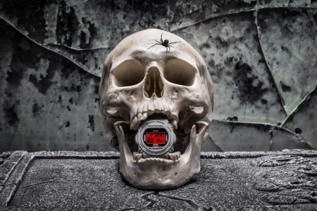 Sneaker Freaker x G-SHOCK &laquo; Redback &raquo; DW-5700