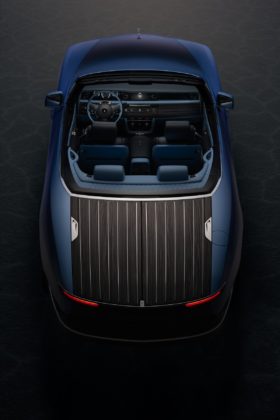 M&eacute;canisme et incrustation d'un garde-temps dans la voiture