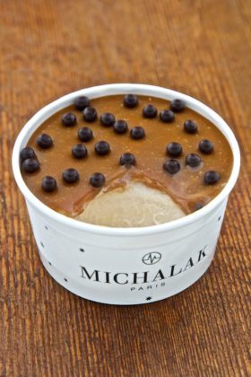 Glace Tarte au Chocolat Christophe Michalak croqu&eacute;e